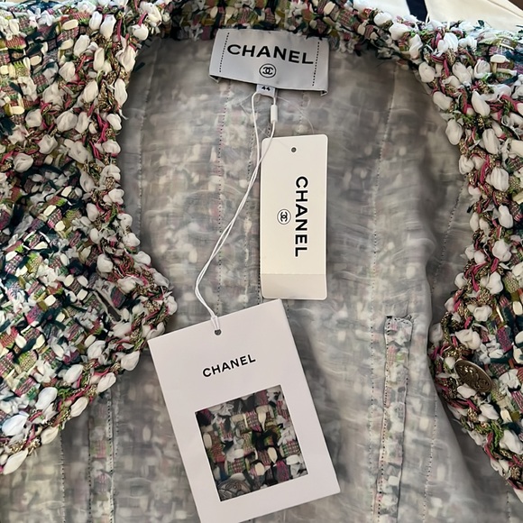 CHANEL NEW with Tags Jacket Size 44 - Picture 10 of 15